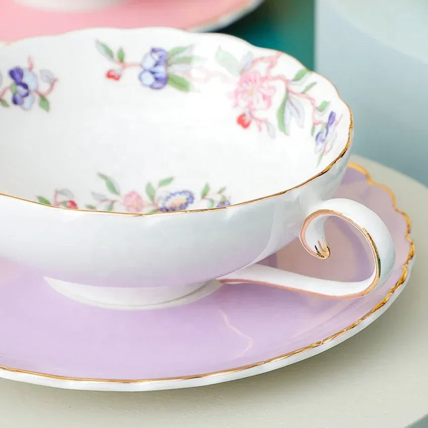 European Hand-painted Gold Rim Flower Edge Coffee Cup Afternoon Tea Bone China Porcelain Tea Cup and Saucer