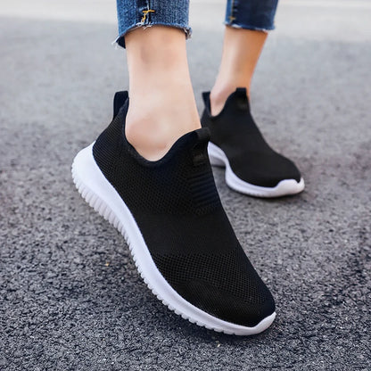New Arrival Lightweight Slip-On Running Shoes for Couples Breathable Knit with Flexible Toe Air Cushion Cushioning Features