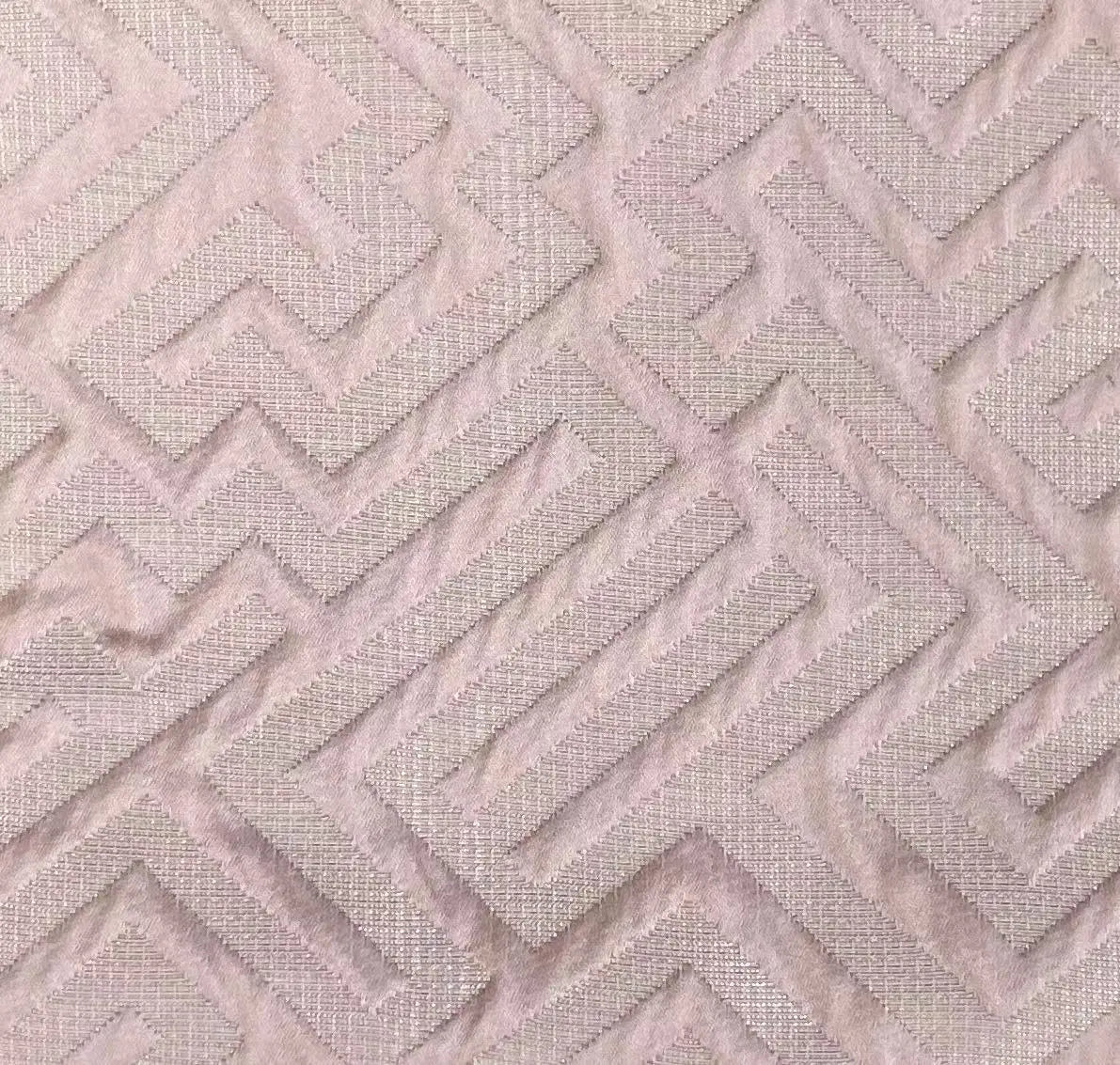High Quality Jacquard Yarn Dyed Fabric Geometry Patterns Anti-Static Wholesale Sofa Upholstery with Woven Technique