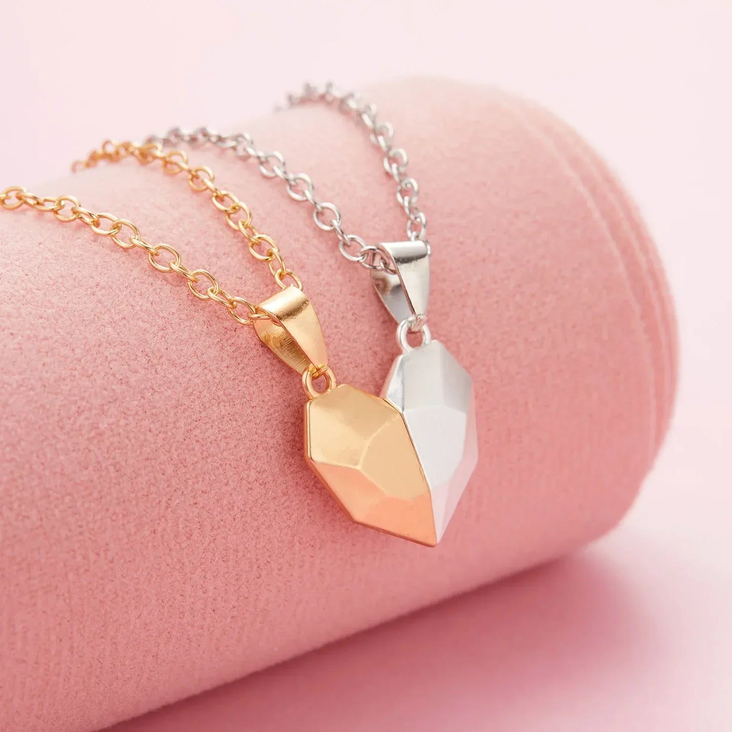 2Pcs Magnetic Heart Couple Necklace For Women Valentine's Day Sweater Chain For Best Friend Lovers Wedding Party Gift Jewelry