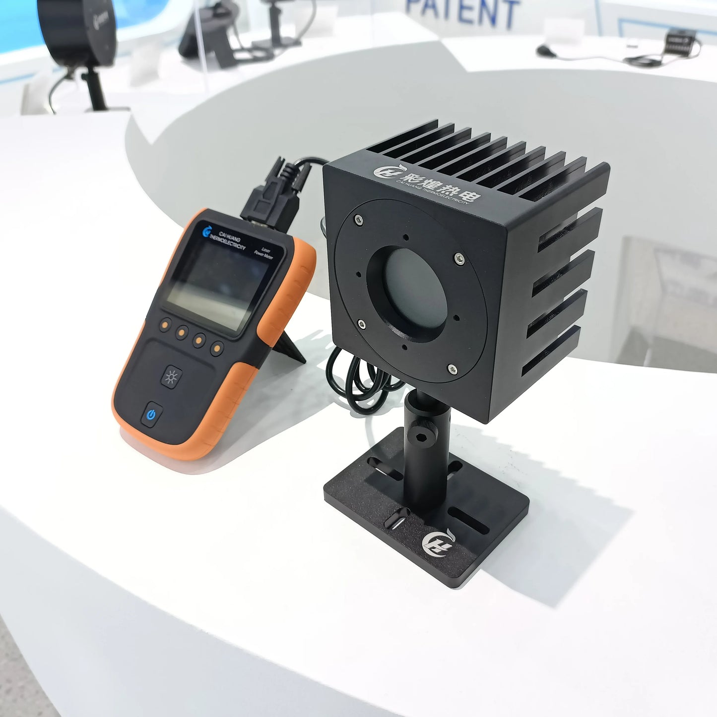 100mW-100W Air Cooled Laser Power Sensor Measuare Power 200W Used for the Medium and Low Power Lasers