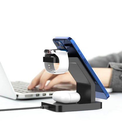 Latest Innovative Multi-functional 3-in-1 Magnetic Wireless Charger with PD 3.0 and 30W Fast Charging for Mobile Phone