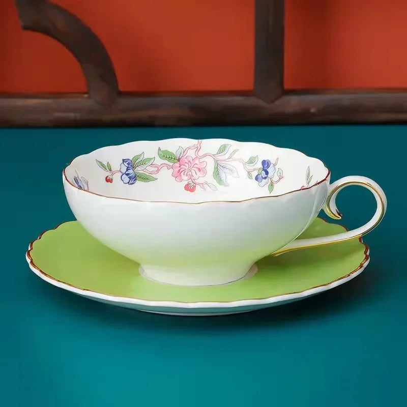 European Hand-painted Gold Rim Flower Edge Coffee Cup Afternoon Tea Bone China Porcelain Tea Cup and Saucer