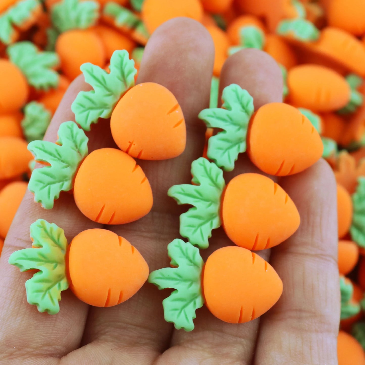 100PCS/BAG Easter Resin Carrot Flat Back Resin Charms Cabochon for Slime Filler Kid DIY Mobile Phone Decoration Craft