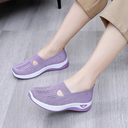 NY 2025 New lightweight summer breathable soft soled cloth shoes