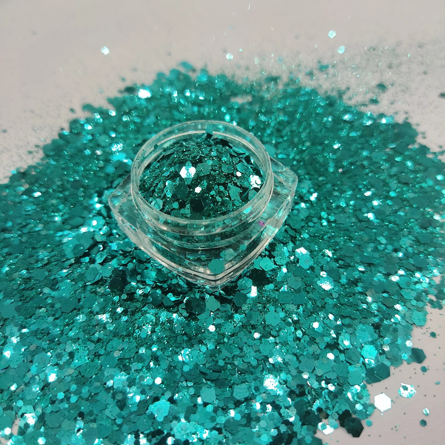 Wholesale PET Color Bulk Cosmetics Chunky Glitter Sequin Nail Art Christmas Holiday Party Celebration Art Craft 1kg