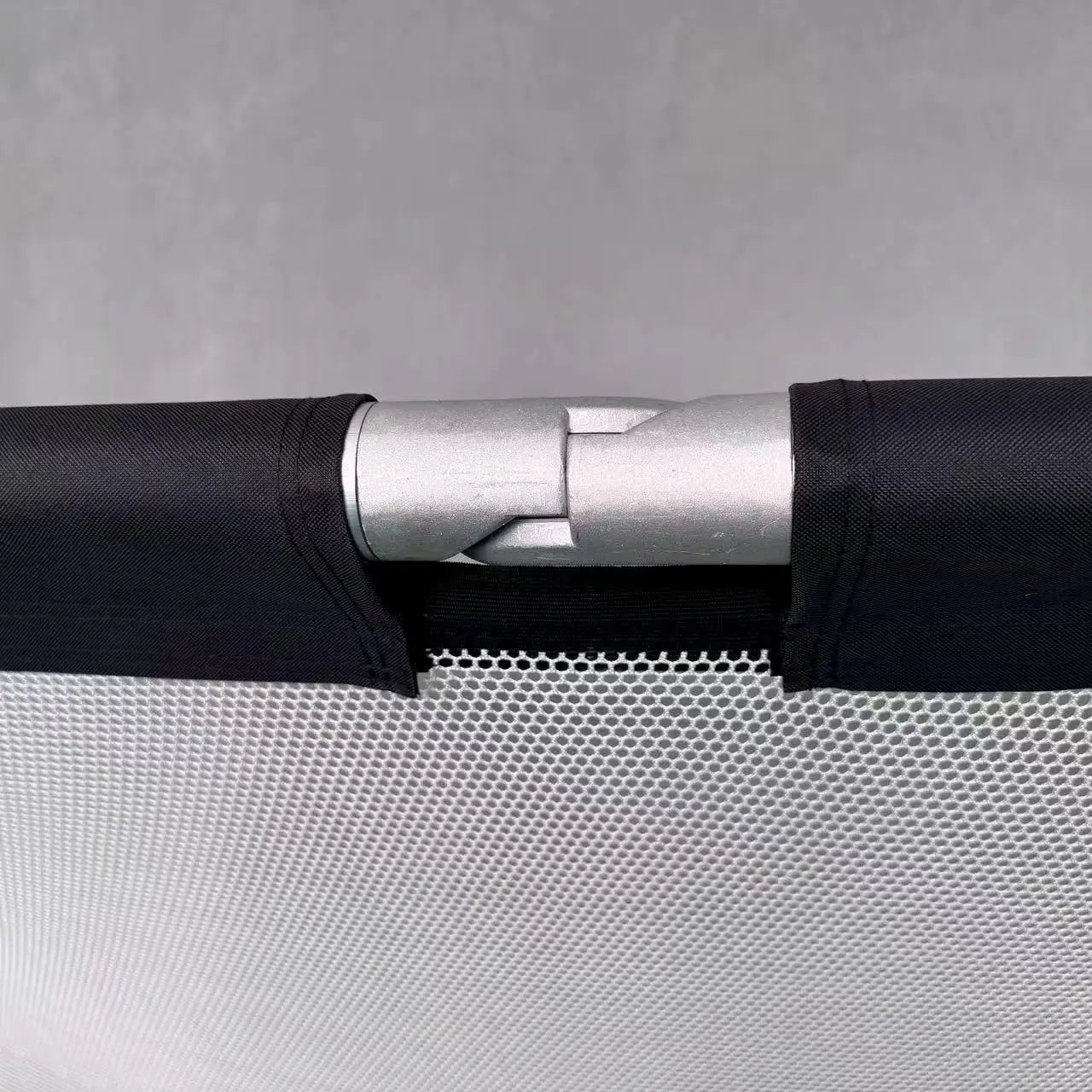 US Stock Dropshipping 4x2.5ft Portable and Foldable Aluminum Soccer Goal Durable Quality Quick Setup and Disassembling - White