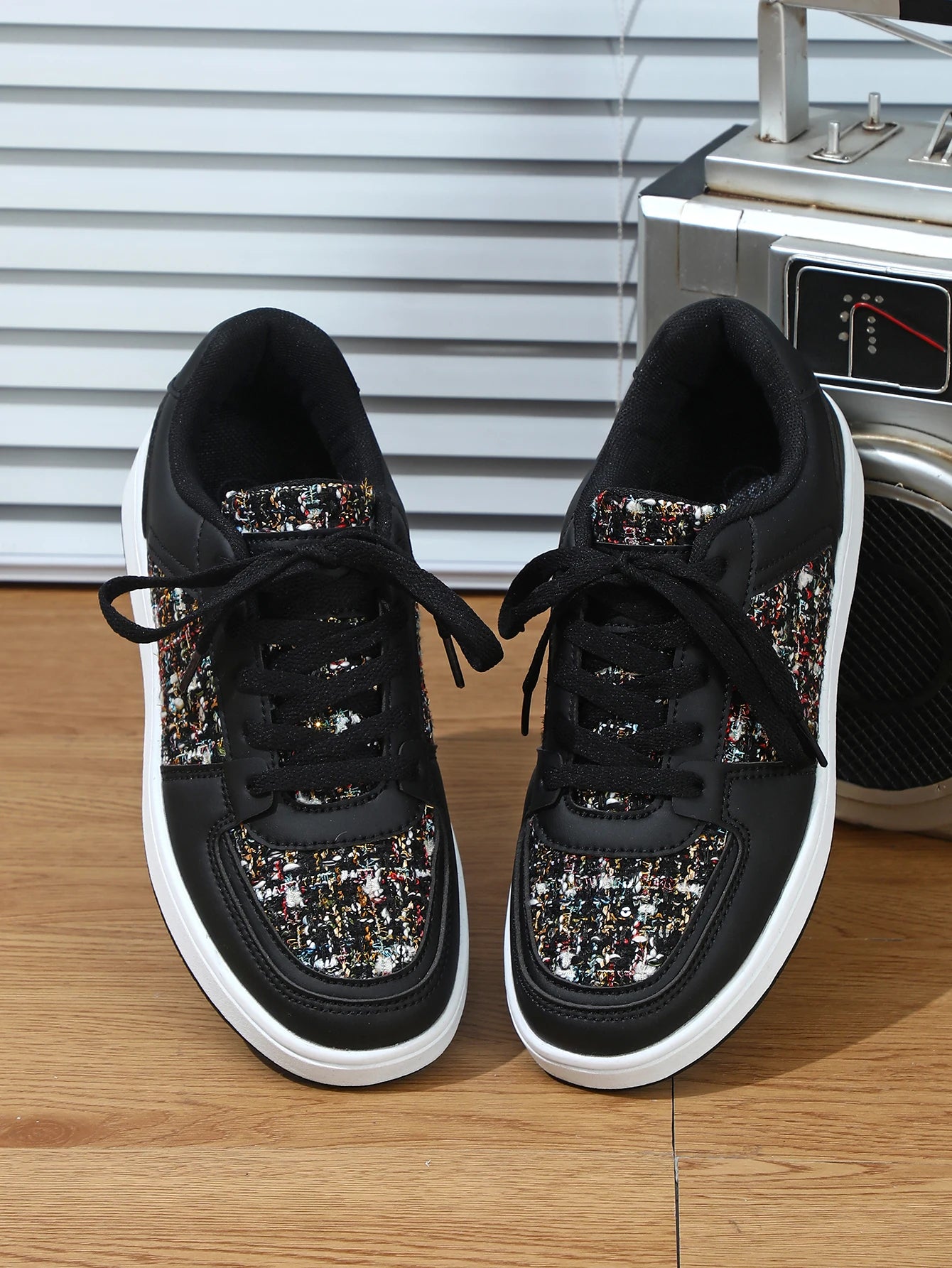 New Hot Product Brand Trendy Kasut Sneakers for Women 35-45 Woolen Flat Girls Casual Shoes Fashion Lace-up Factory Jinjiang