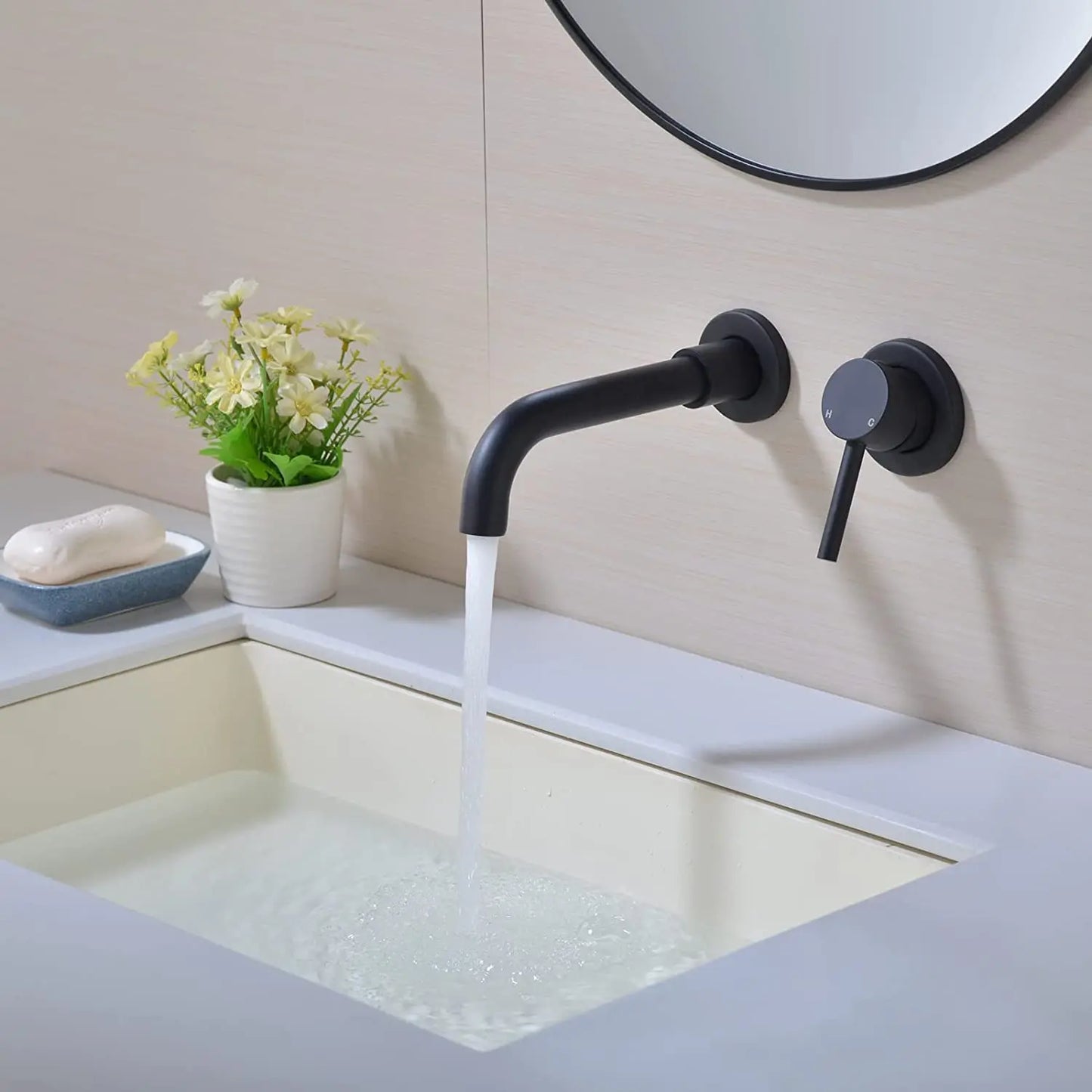 Modern Polished Chrome Single Handle Wall-Mounted Bathroom Faucet with Ceramic Valve Core and Brass Construction