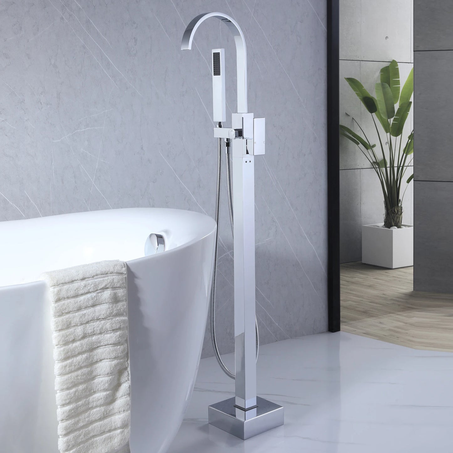 Floor Mounted Bath&Shower Faucet Bathroom Equipped with Handheld Shower Brass Free Standing Rainfall Shower Faucet