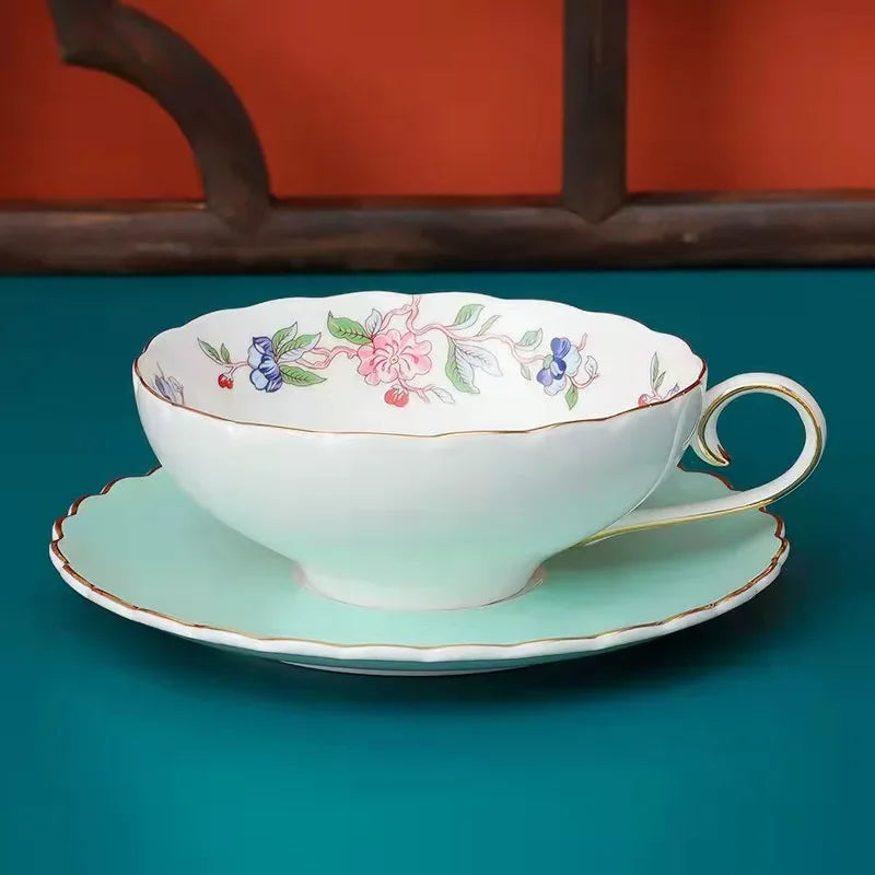 European Hand-painted Gold Rim Flower Edge Coffee Cup Afternoon Tea Bone China Porcelain Tea Cup and Saucer