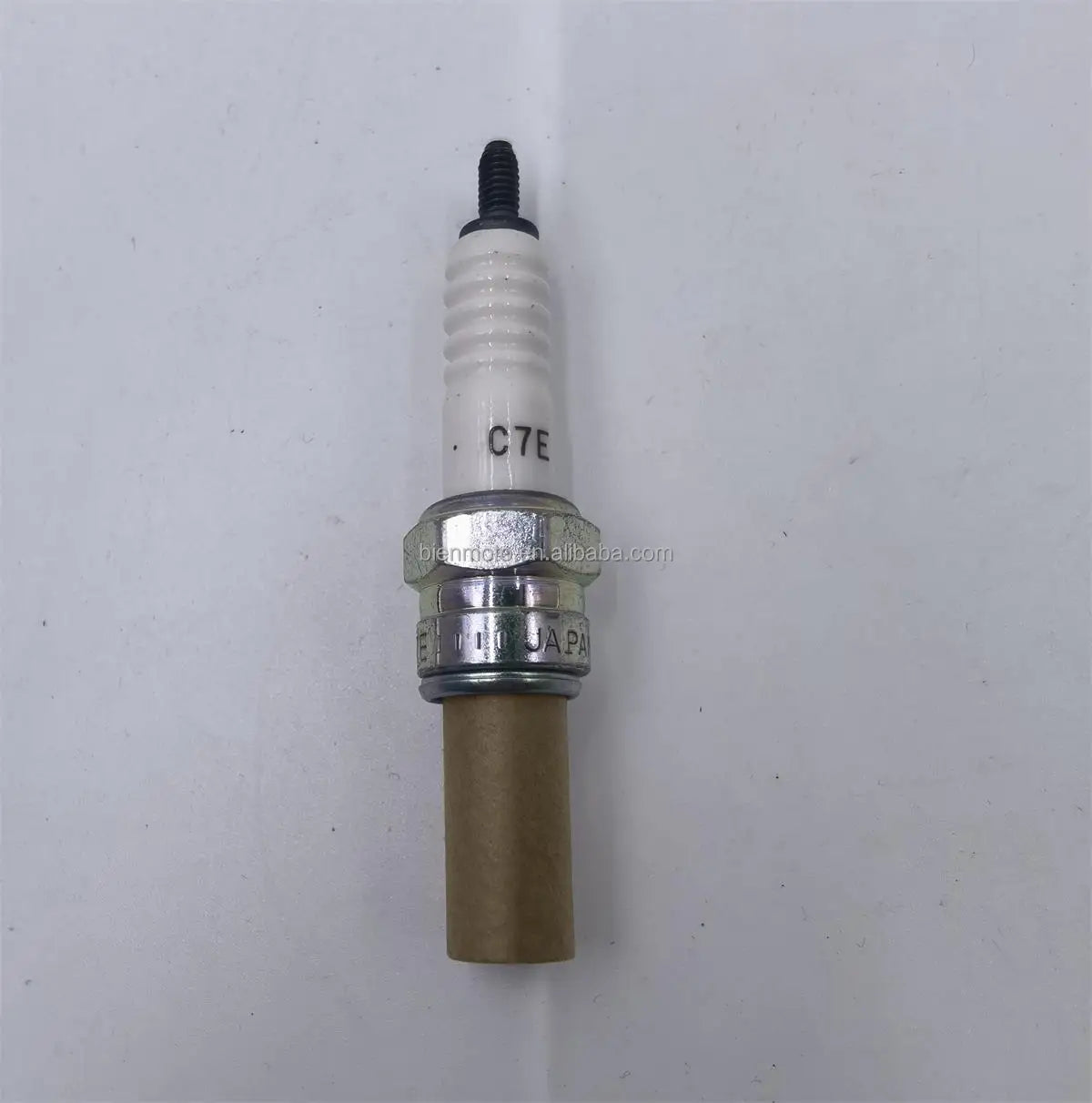 Delivery Within 12 Hours Ready to Ship C7E Spark Motorcycle Spark Plug  Bujia Para Moto for DPR7EA-9 CR7HSA
