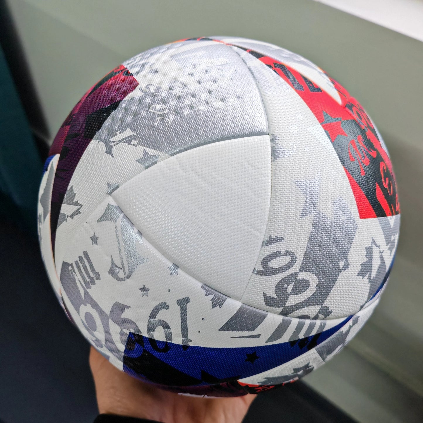 Hot Selling Football High Quality Seamless Heat Fit Football Game Training Adult Football for Children Soccerball Balls