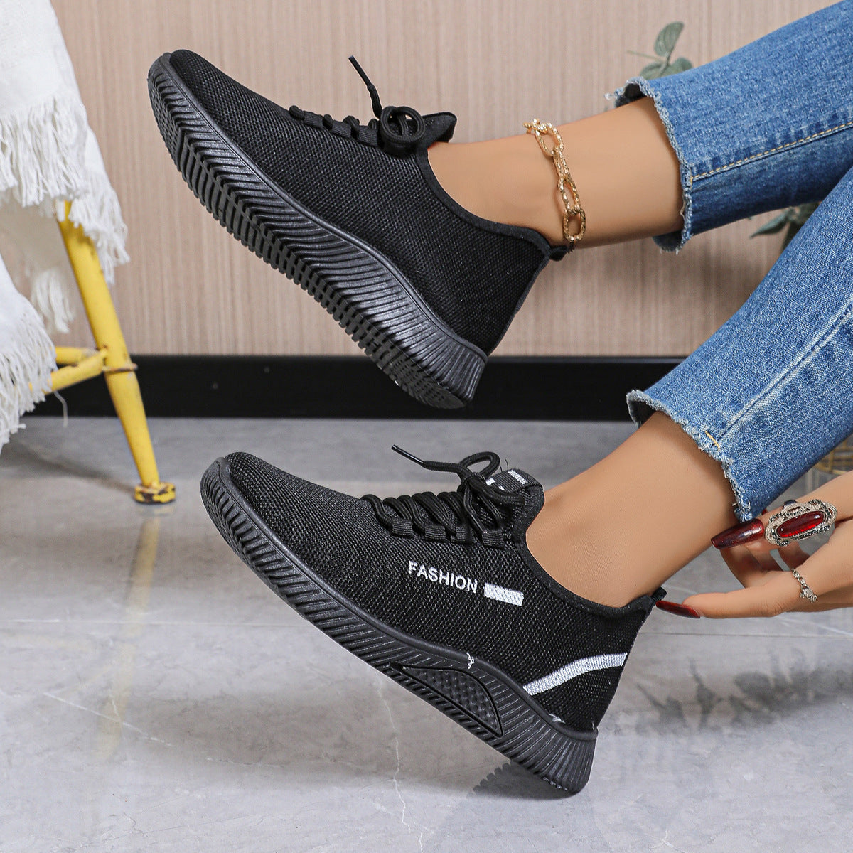 Cross-Border Black Sneakers for Women, Non-Slip, Soft-Soled, Comfortable Women's Shoes, Versatile Square Dance Shoes, Mom Shoes, Kitchen Shoes, Flat Shoes
