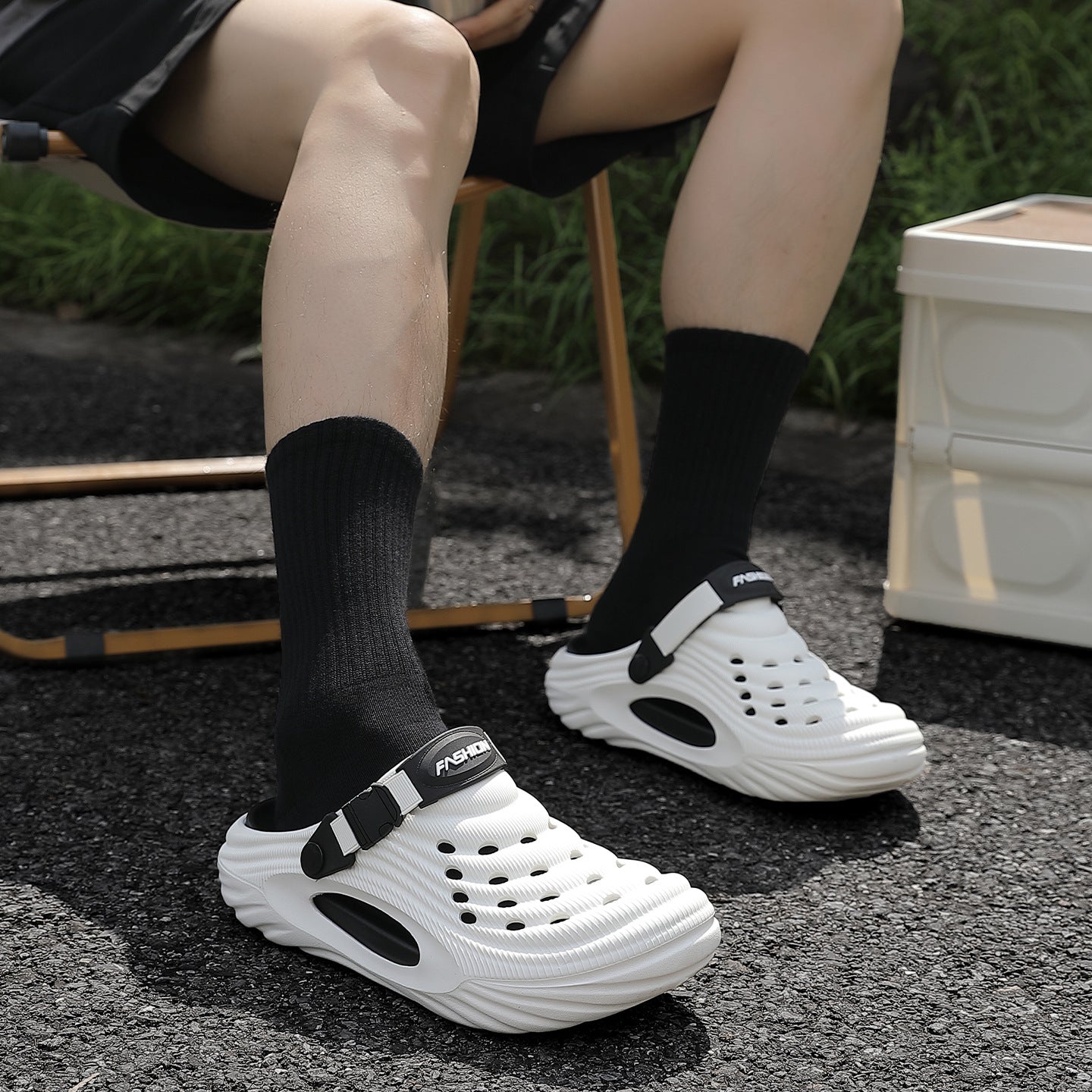 Trendy Men's Clogs Summer 2025 New Non-Slip Beach Surgical Operating Room Driving Outdoor Sandals Men's