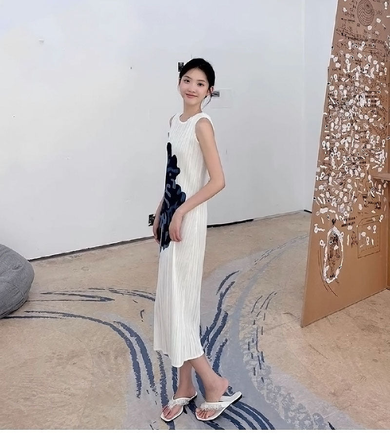 In Stock Miyake Dress Printed Elegant Elegant High-End Loose Slimming Look Elegant Round Neck Sleeveless Pleated Skirt