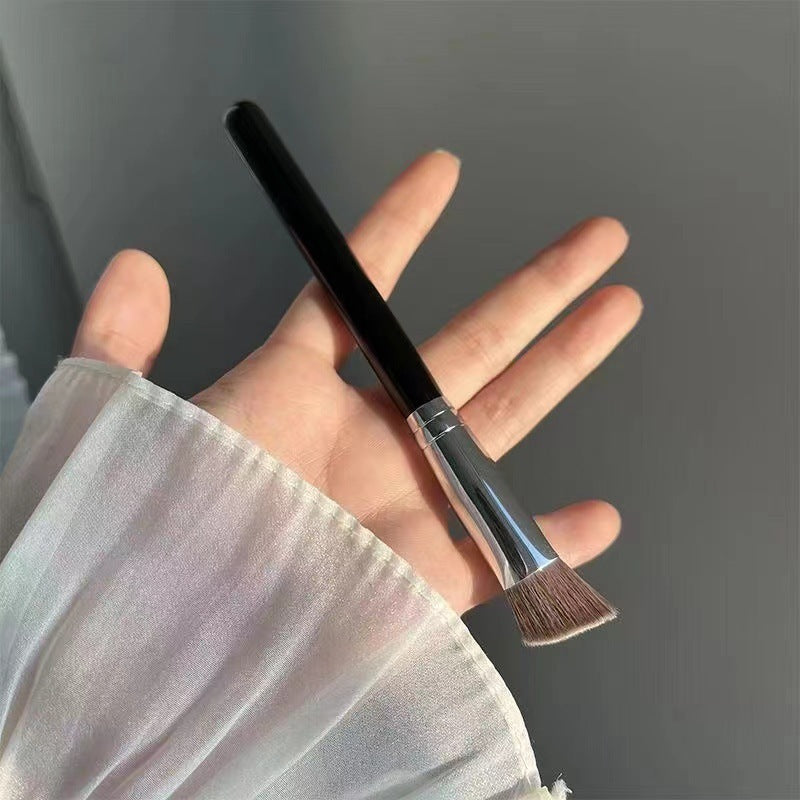 Cangzhou Makeup Brush, Oblique Triangle Iron, Highlight Brush to Brighten Tear Troughs, Middle Nasolabial Folds Brush, Eye Head Traceless Concealer Brush