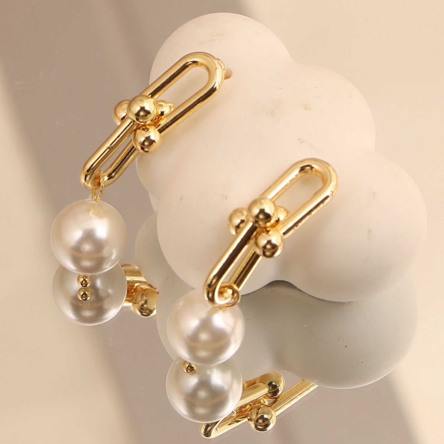 Natural Alien Baroque Freshwater Pearl Earrings Silver Needle Plated 14K Gold Horseshoe Chain Earrings Personalized Fashion Earrings