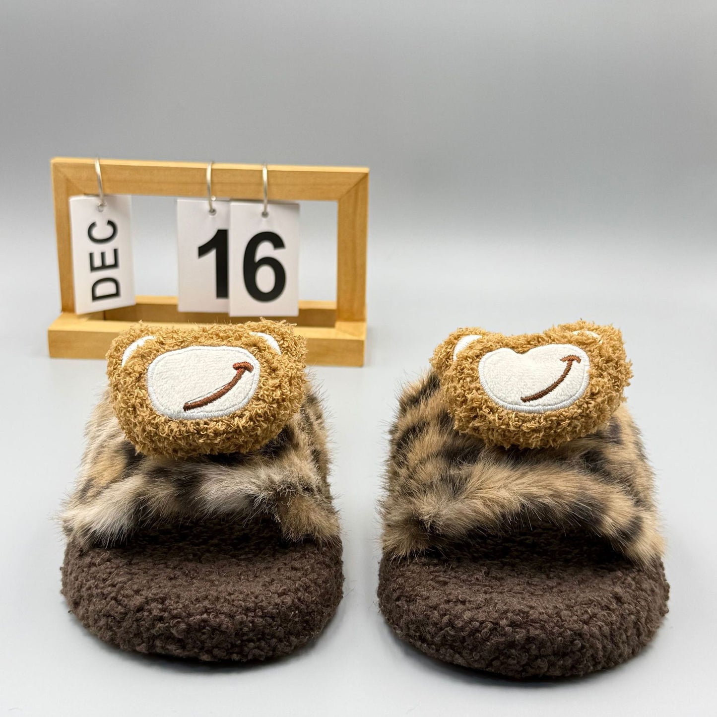 2025 Autumn and Winter New Leopard Print Warm Fur Slippers, One-Line Outer Wear Cotton Slippers, Home Slippers, Fashionable Outer Wear Slippers for Women