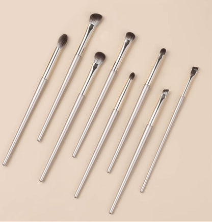 New Makeup Brush Set of 15 Gold-Plated Brushes, Complete Set of Soft-Bristled Eye Shadow Brushes, Ready for Makeup Application