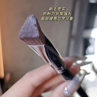 Cangzhou Makeup Brush, Oblique Triangle Iron, Highlight Brush to Brighten Tear Troughs, Middle Nasolabial Folds Brush, Eye Head Traceless Concealer Brush