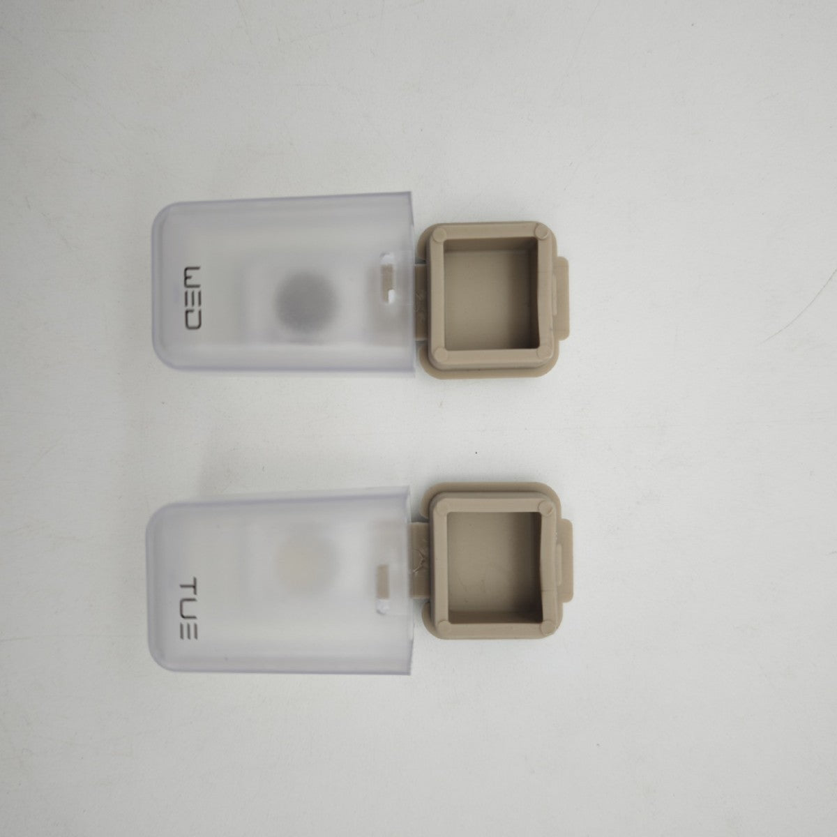 In-Stock Weekly Pill Organizer 1Timeaday Magnetic Pill Box Pill Storage Box Simple and Portable