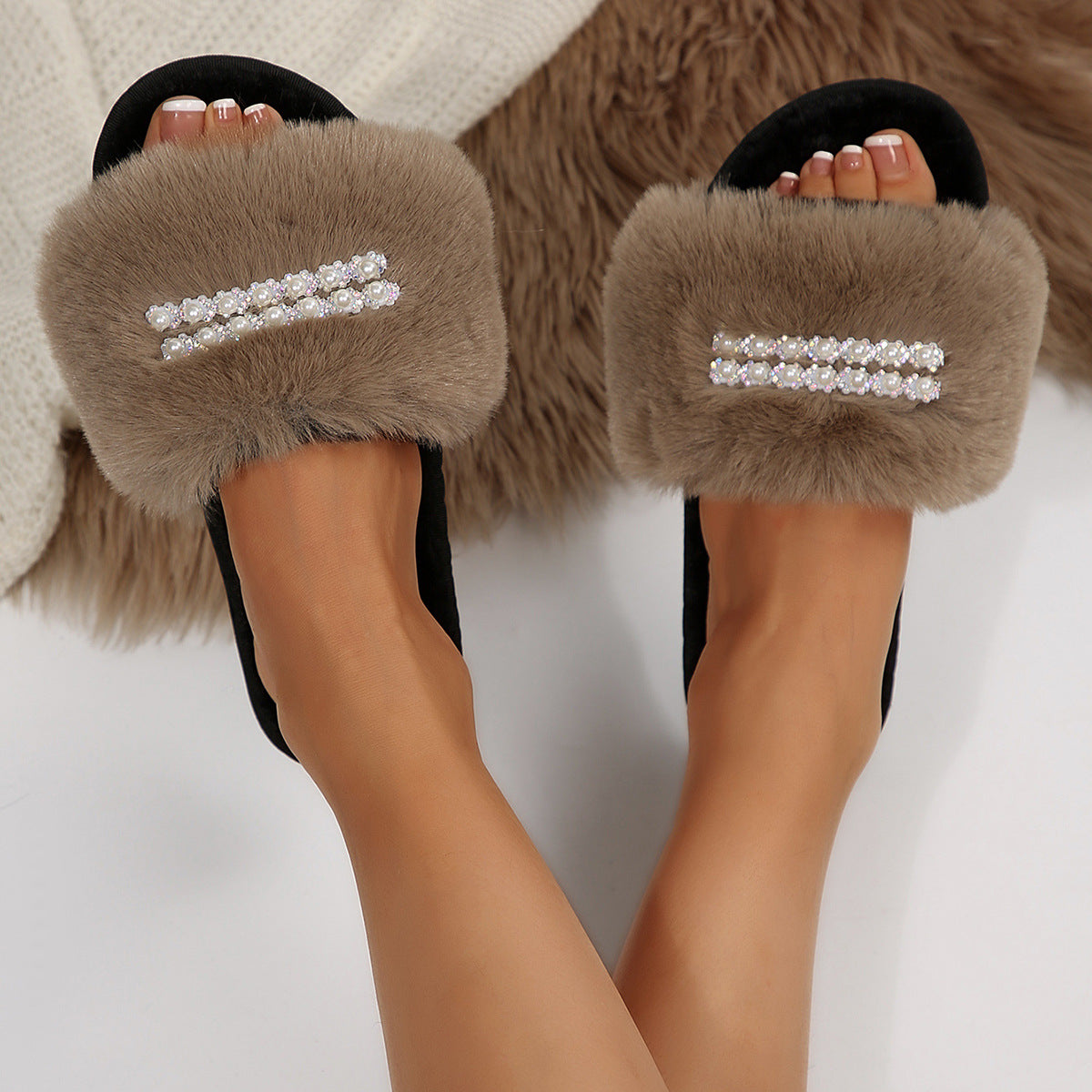 New Foreign Trade Pearl Chain Large Plush Flat Slippers for Women, Fashionable Open-Toe Home Cotton Slippers for Cross-Border