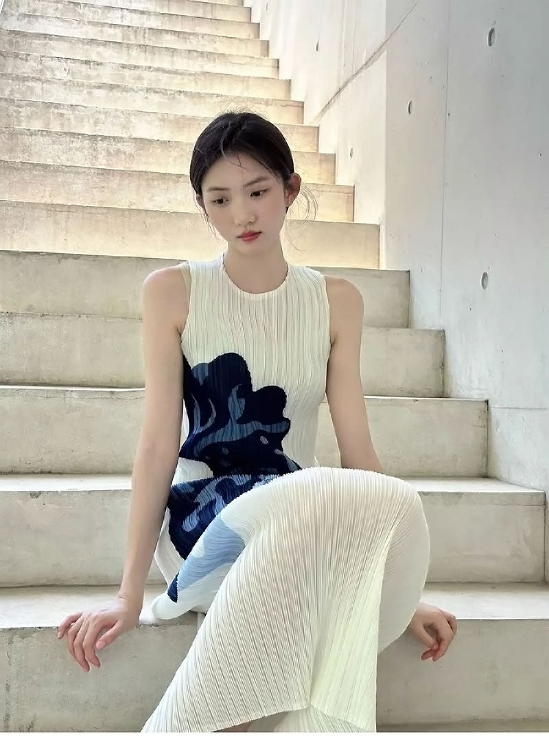 In Stock Miyake Dress Printed Elegant Elegant High-End Loose Slimming Look Elegant Round Neck Sleeveless Pleated Skirt