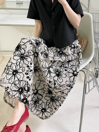 Ju Zhi 2026 Early Spring Velvet Skirt for Women, Heavy Craftsmanship, Niche Retro French High-Waisted Mid-Length A-Line Skirt 1572