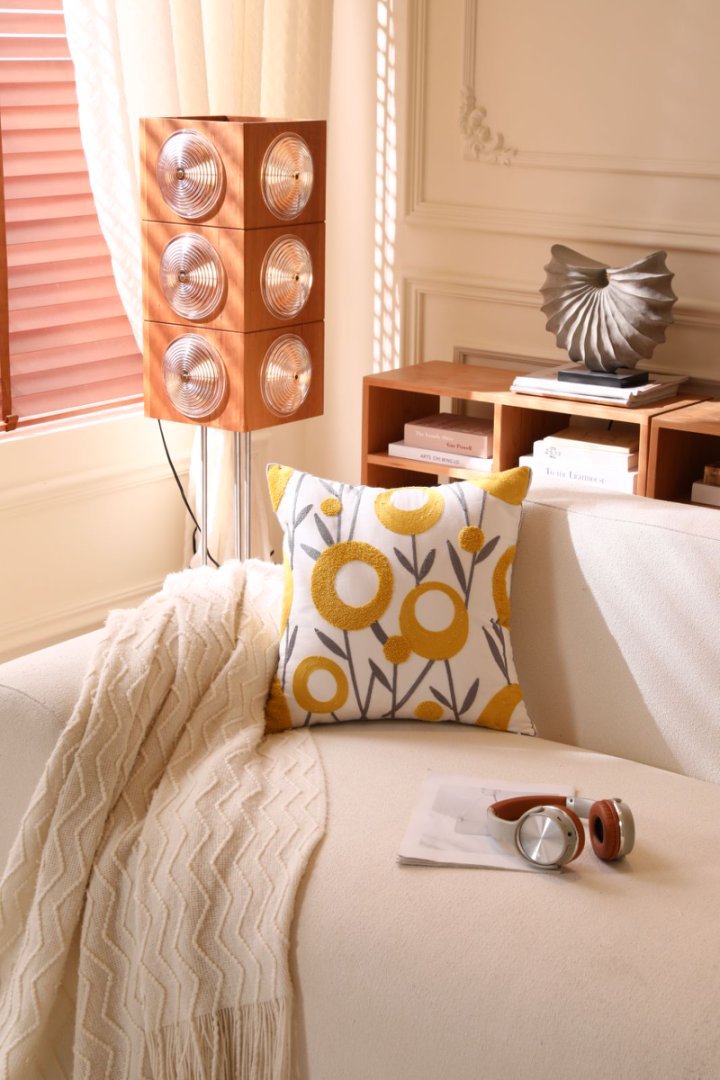 Nordic Towel Embroidered Embroidered Embroidered Pillow Living Room Cream Sofa Cushion Flower Model Room Bay Window Cushion Cover