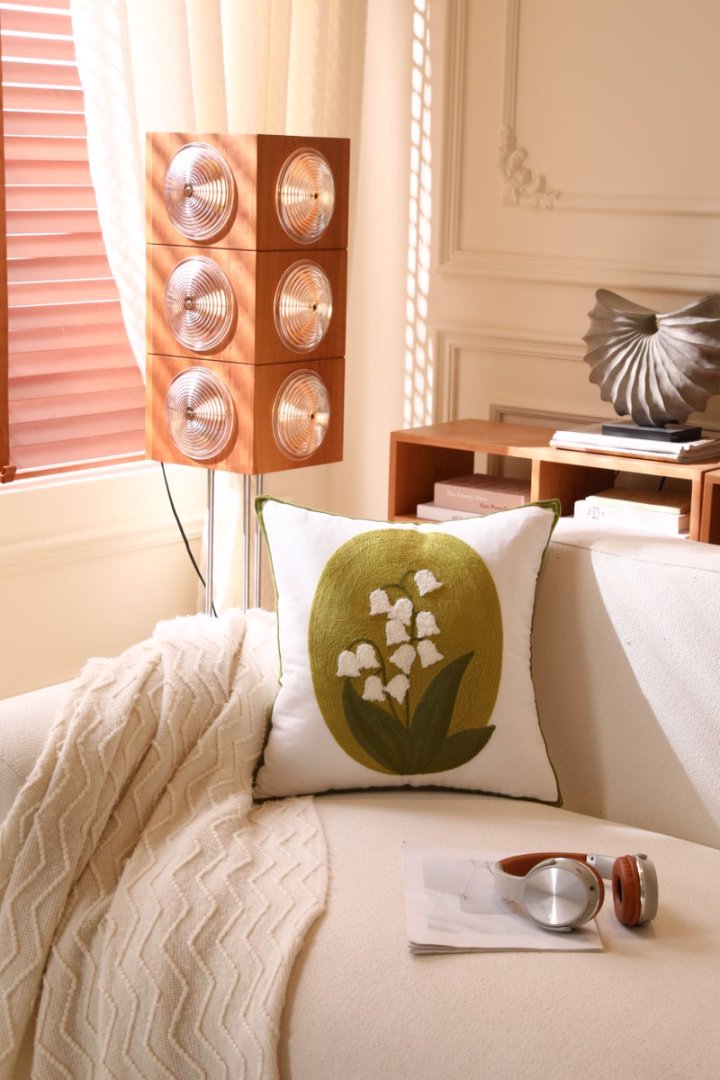 Nordic Towel Embroidered Embroidered Embroidered Pillow Living Room Cream Sofa Cushion Flower Model Room Bay Window Cushion Cover