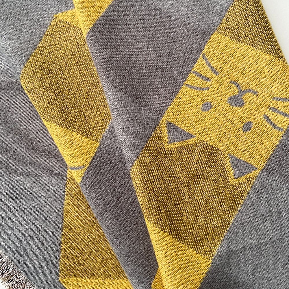Niche Designer Cartoon Cat Cute Cashmere Scarf Women's Autumn and Winter Warm Thickened Neck Shawl New