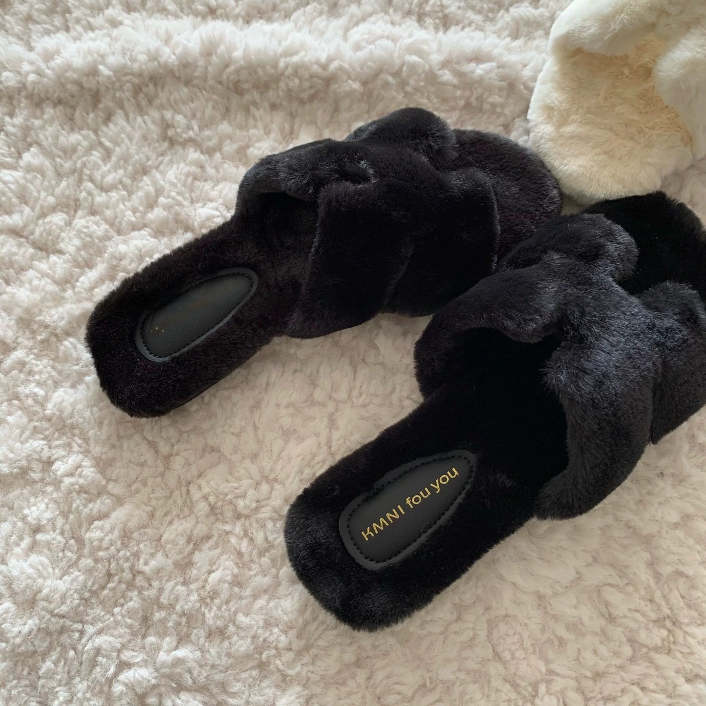 Exquisite! Gentle Old Money Style Furry Shoes, Lightweight Furry Slippers for Outdoor Wear, Autumn and Winter French-Style Non-Slip Plush Cotton Slippers
