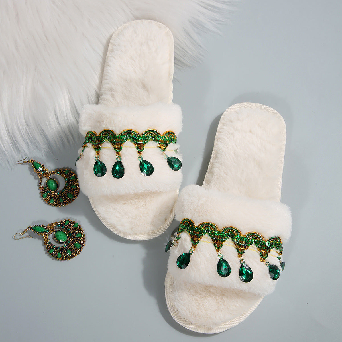 Thick-Soled Furry Slippers for Women in Autumn and Winter Indoor and Outdoor 2025 New Tassel Rhinestone Plush Slippers One-Line Cotton Slippers for Women