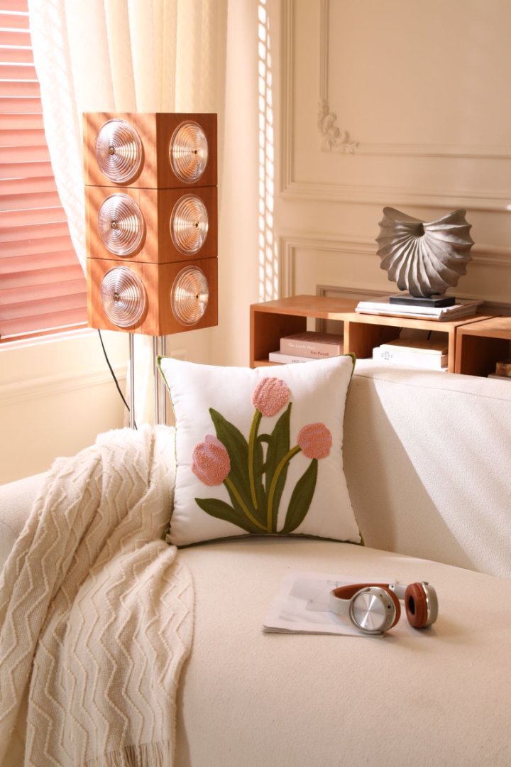 Nordic Towel Embroidered Embroidered Embroidered Pillow Living Room Cream Sofa Cushion Flower Model Room Bay Window Cushion Cover
