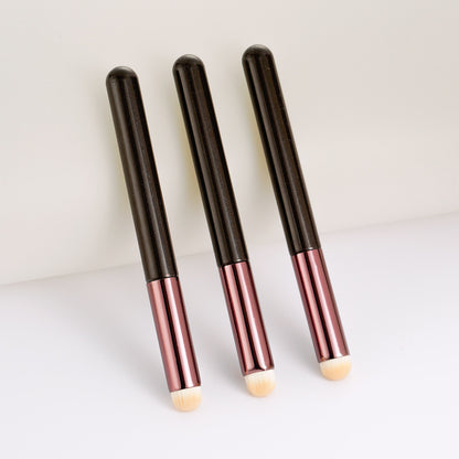Round Head lip brush lipstick brush beauty tools concealer brush blooming brush portable lip makeup brush wholesale one-piece delivery