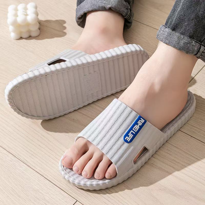 Bathroom Slippers Comfortable Flat Heel Slippers Four Seasons Universal Outdoor Personality Simple Comfortable PVC Slippers Wholesale