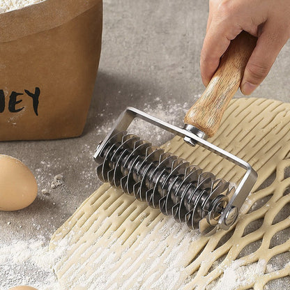 in stock Pizza Mesh Knife Pizza Tools Baking Tools Stainless Steel Wooden Handle Pizza Roller Knife Snack Hob