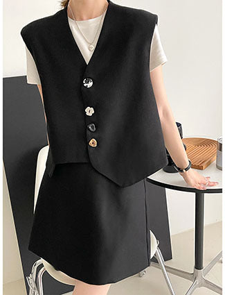 Ju Zhi 2026 Early Spring Velvet Skirt for Women, Heavy Craftsmanship, Niche Retro French High-Waisted Mid-Length A-Line Skirt 1572