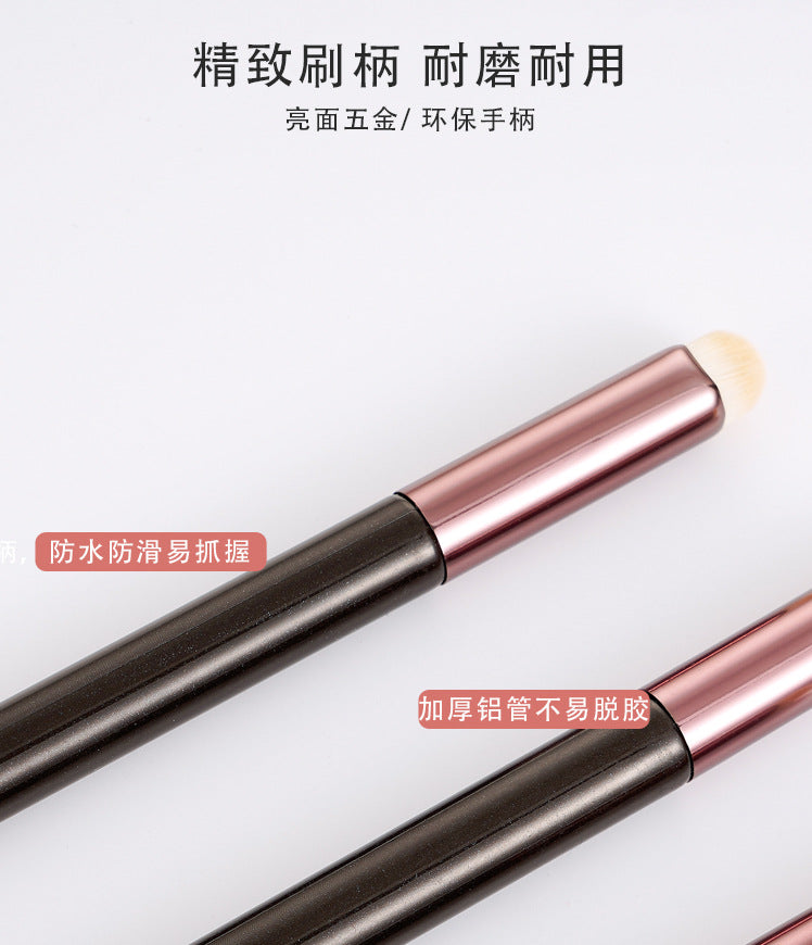 Round Head lip brush lipstick brush beauty tools concealer brush blooming brush portable lip makeup brush wholesale one-piece delivery