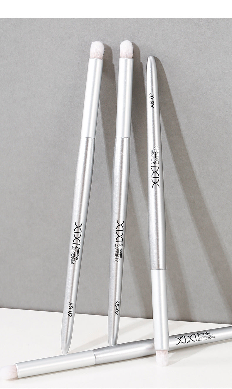 Xixi light feather round dizziness dye brush concealer brush does not eat powder does not card line concealer eyeliner lip brush foundation brush makeup