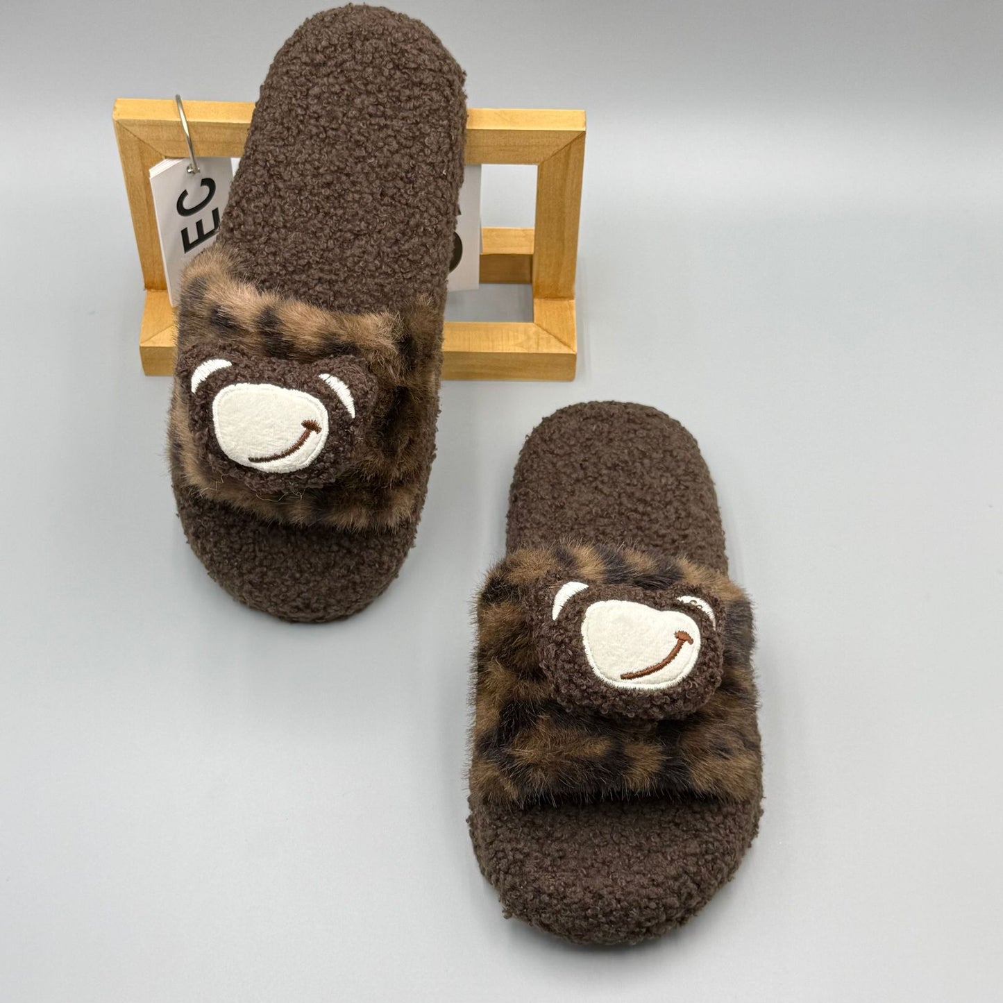 2025 Autumn and Winter New Leopard Print Warm Fur Slippers, One-Line Outer Wear Cotton Slippers, Home Slippers, Fashionable Outer Wear Slippers for Women