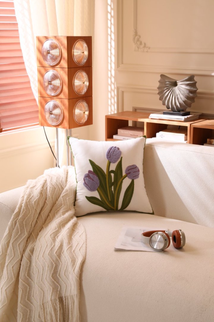 Nordic Towel Embroidered Embroidered Embroidered Pillow Living Room Cream Sofa Cushion Flower Model Room Bay Window Cushion Cover