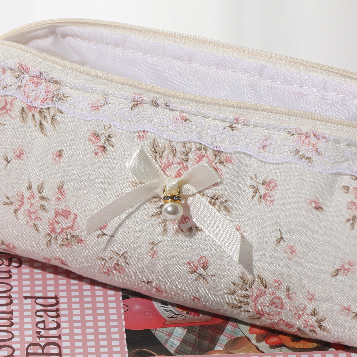 Cotton Lace Trim Storage Bag for Makeup Brushes, Cotton Makeup Bag, Toiletry Travel Soft Brush Pouch for Women, Artistic Style
