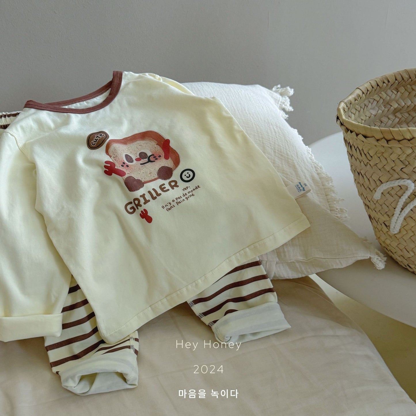 Spot Large and Small Roll Heyhoney24 Lycra Cotton Boys and Girls Autumn Clothes Intimates Printed Home Clothes Pajamas Two-Piece Set
