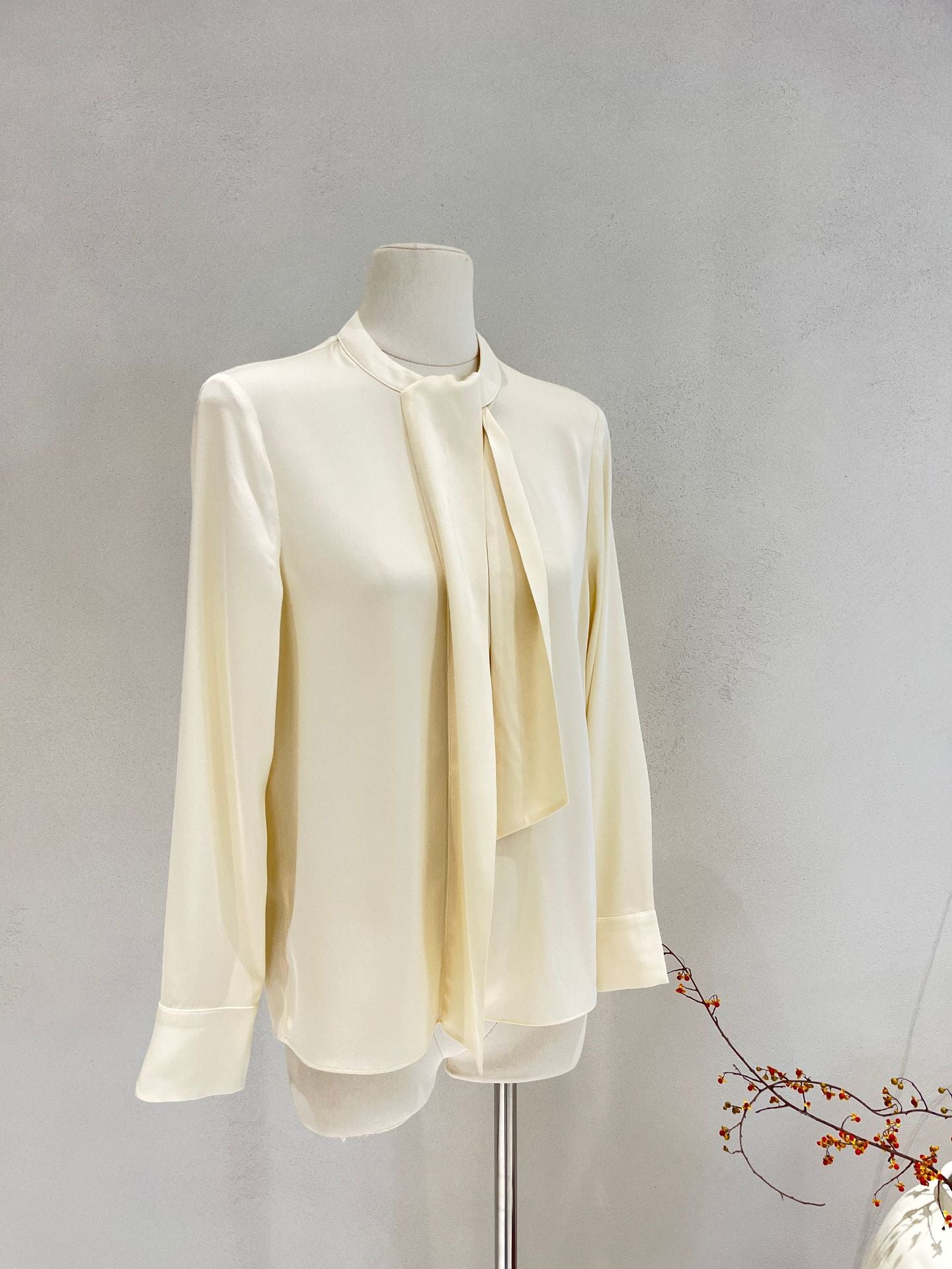 Silk Shirt for Women 2026 Spring and Summer New Style Long-Sleeved Scarf Collar Work Clothing Ol Style Pure Color Elegant Mulberry Silk Top