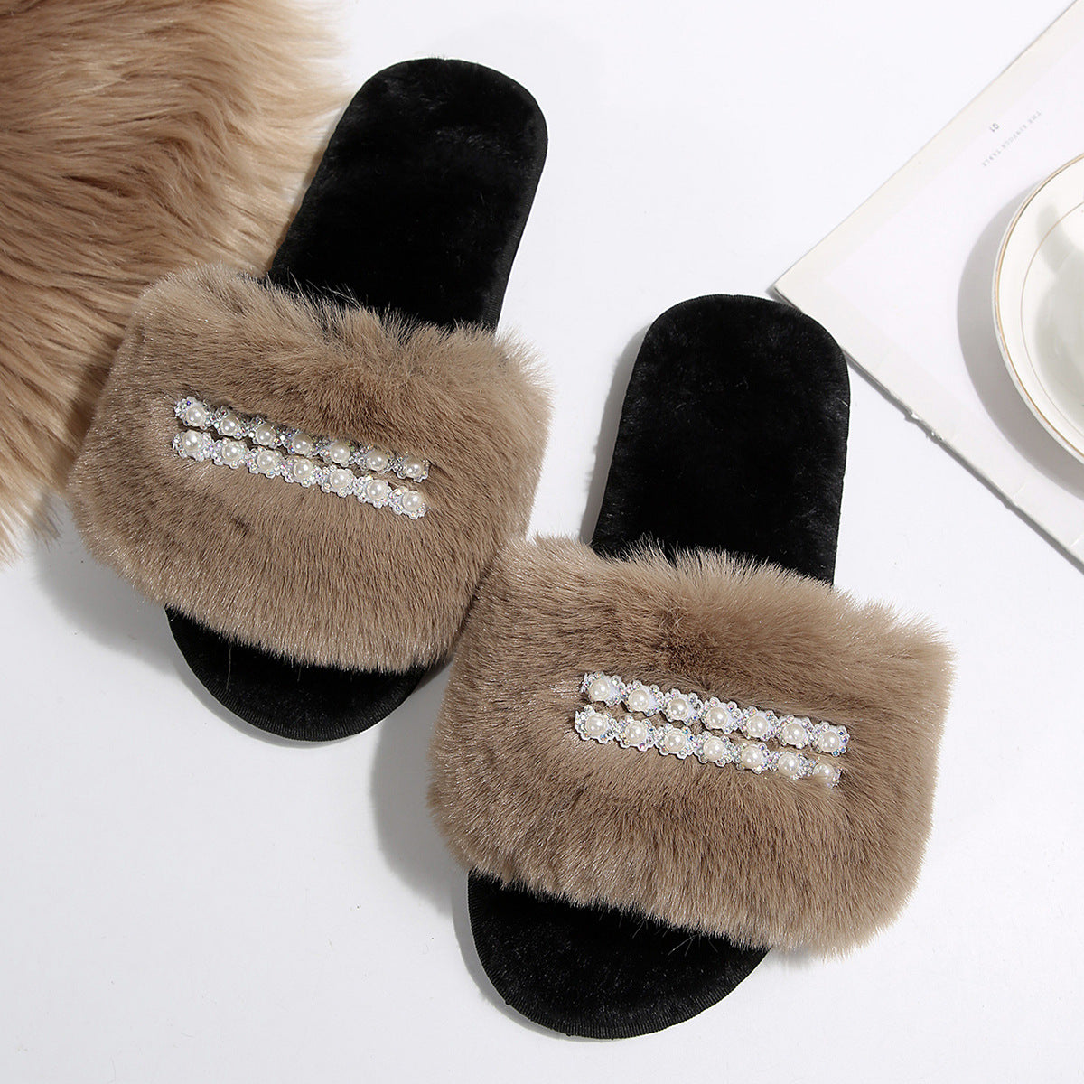 New Foreign Trade Pearl Chain Large Plush Flat Slippers for Women, Fashionable Open-Toe Home Cotton Slippers for Cross-Border