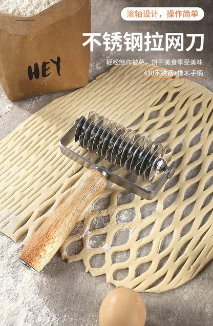 in stock Pizza Mesh Knife Pizza Tools Baking Tools Stainless Steel Wooden Handle Pizza Roller Knife Snack Hob