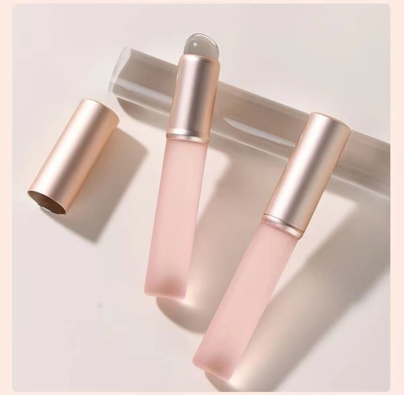 Round Head lip brush lipstick brush beauty tools concealer brush blooming brush portable lip makeup brush wholesale one-piece delivery