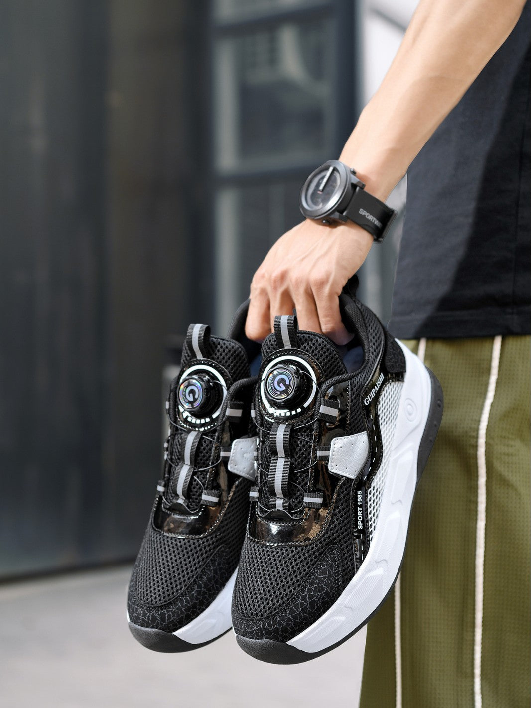 Students heelloo shoes four-wheel children's wheel skates men and women automatic version shoes with wheels in stock wholesale